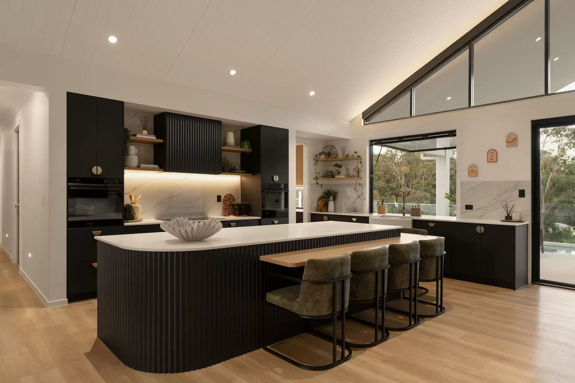 9 Honey Tree Court, Advancetown For Sale by Queensland Sotheby's International Realty - image 1