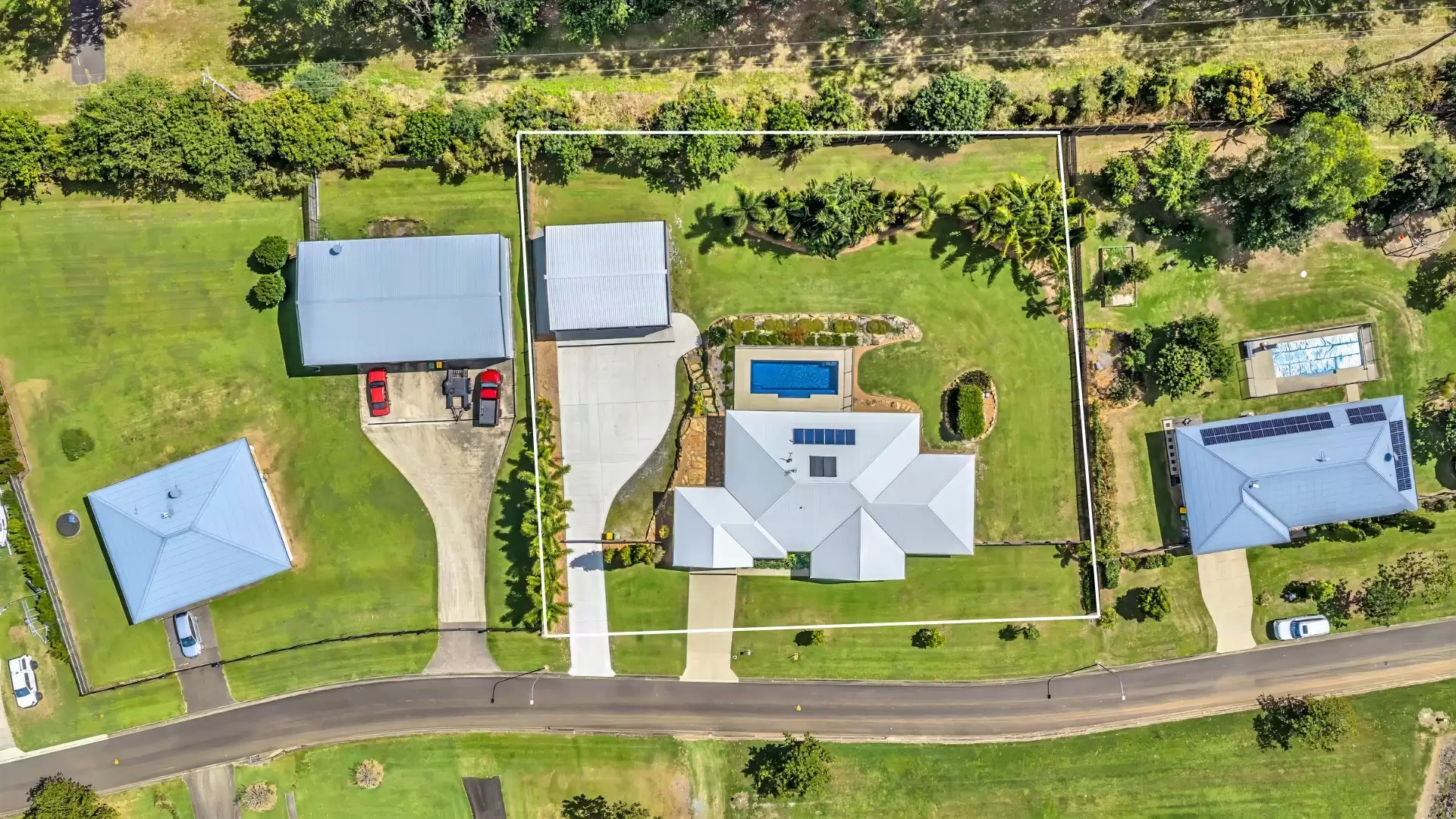 16 Lyndon Court, Cannon Valley For Sale by Queensland Sotheby's International Realty - image 1