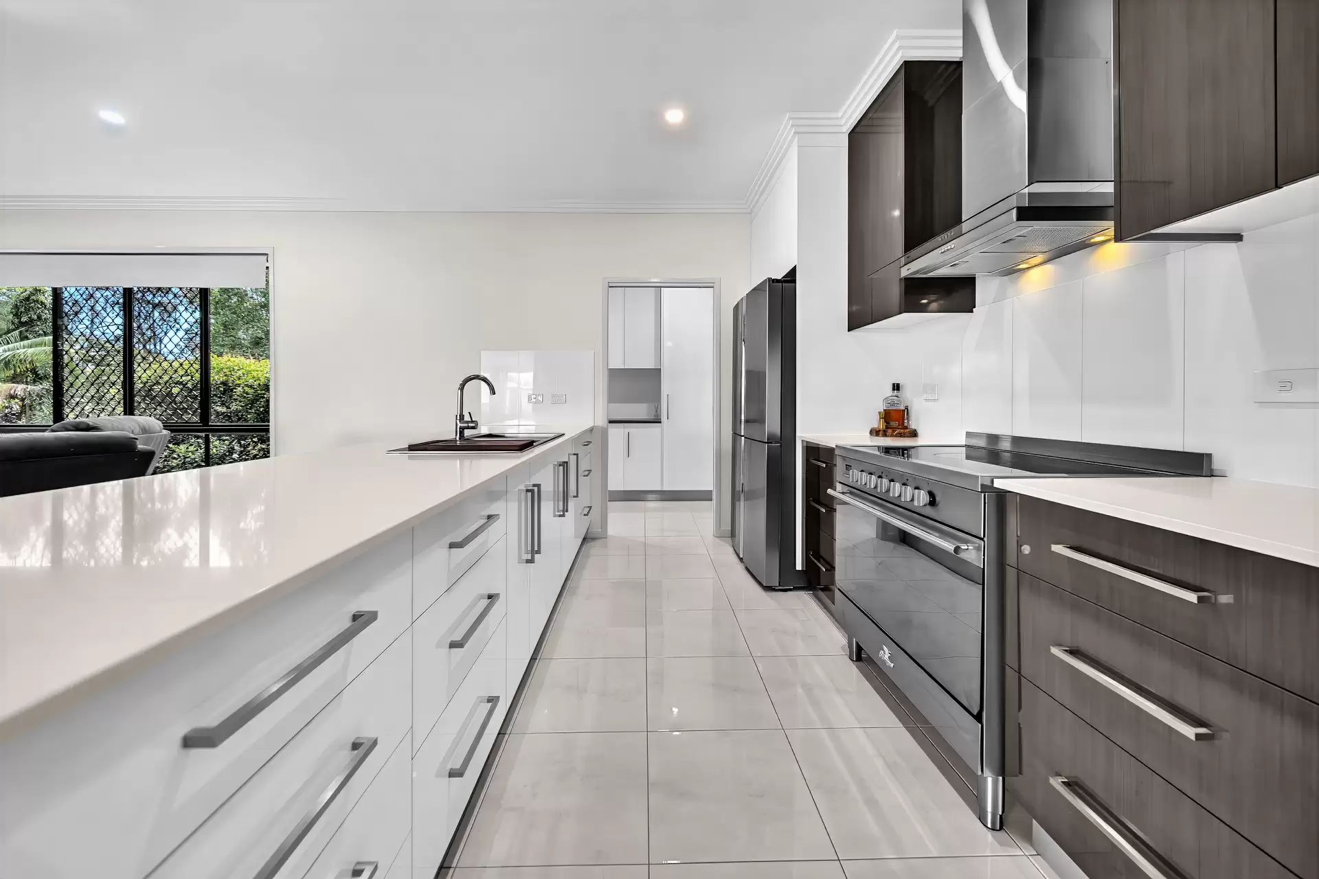 16 Lyndon Court, Cannon Valley For Sale by Queensland Sotheby's International Realty - image 1