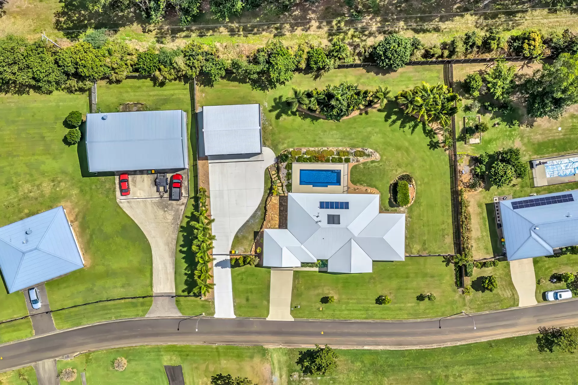 16 Lyndon Court, Cannon Valley For Sale by Queensland Sotheby's International Realty - image 1