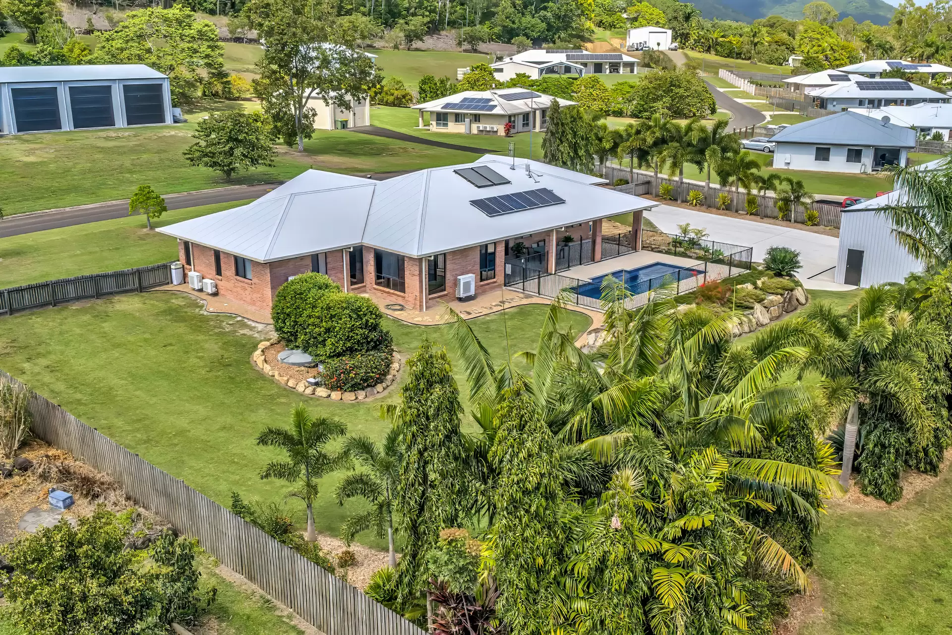 16 Lyndon Court, Cannon Valley For Sale by Queensland Sotheby's International Realty - image 1