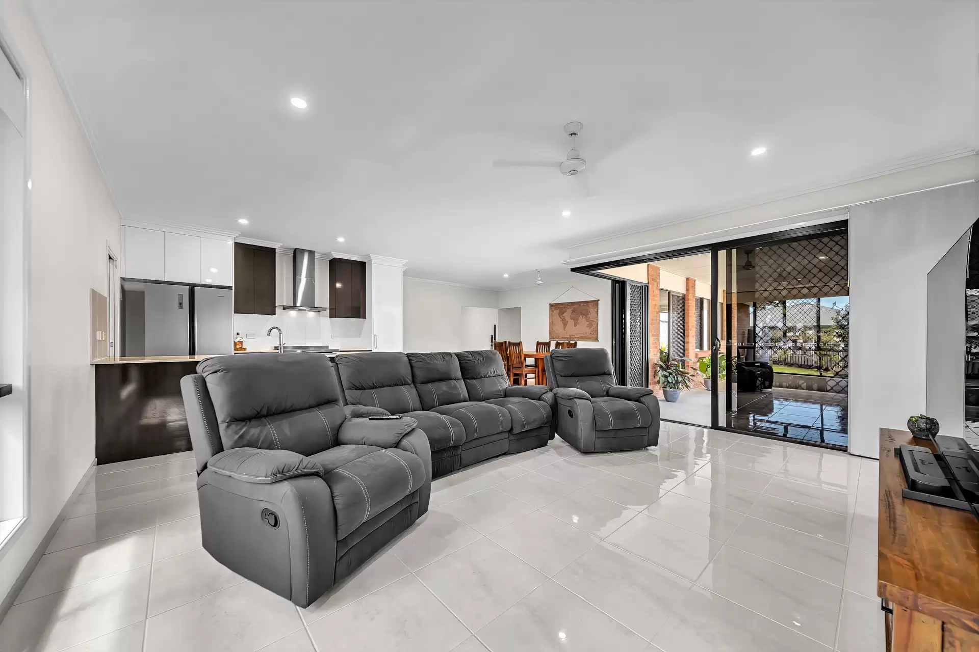 16 Lyndon Court, Cannon Valley For Sale by Queensland Sotheby's International Realty - image 1