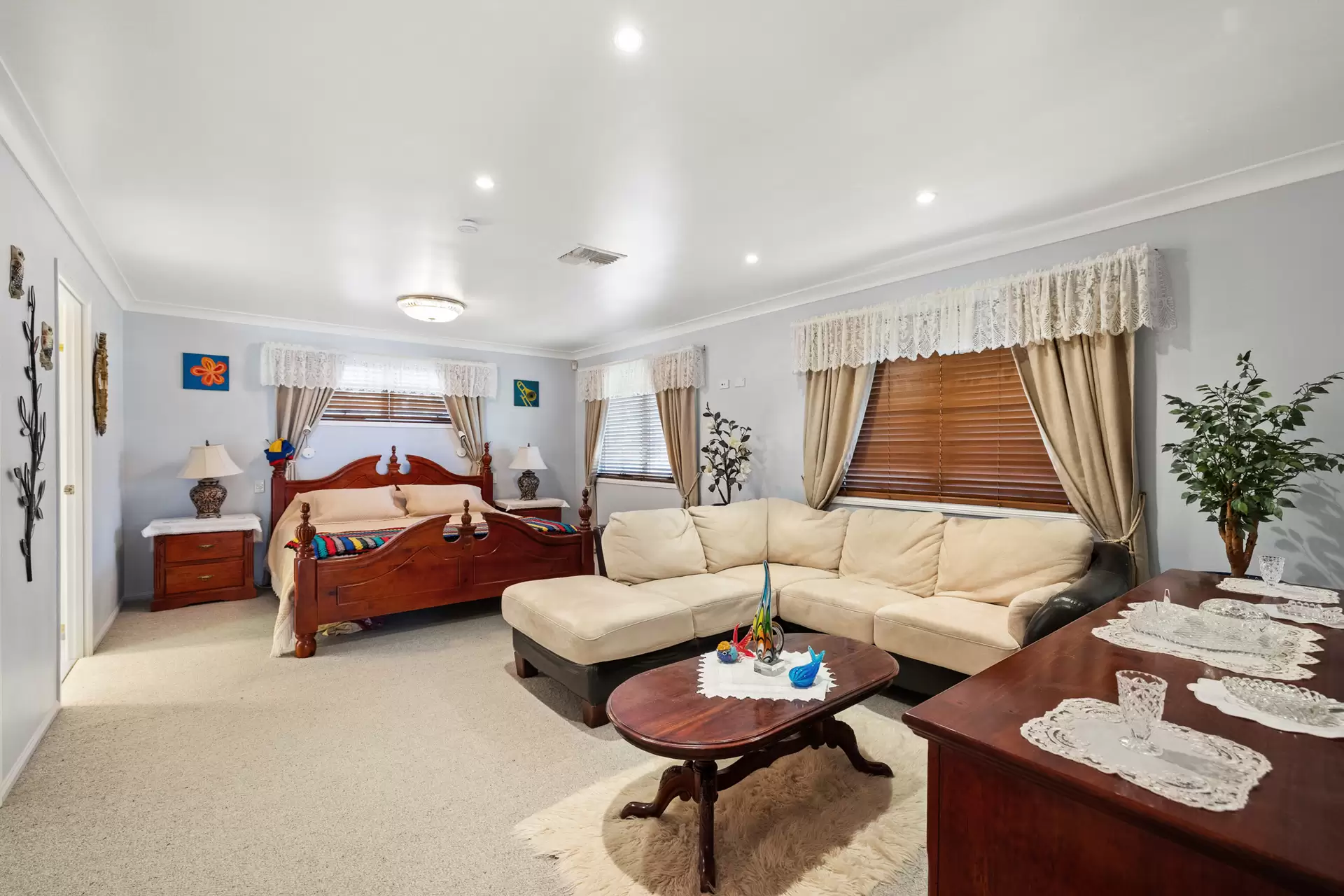 4 Casey Close, Ormiston For Sale by Queensland Sotheby's International Realty - image 1