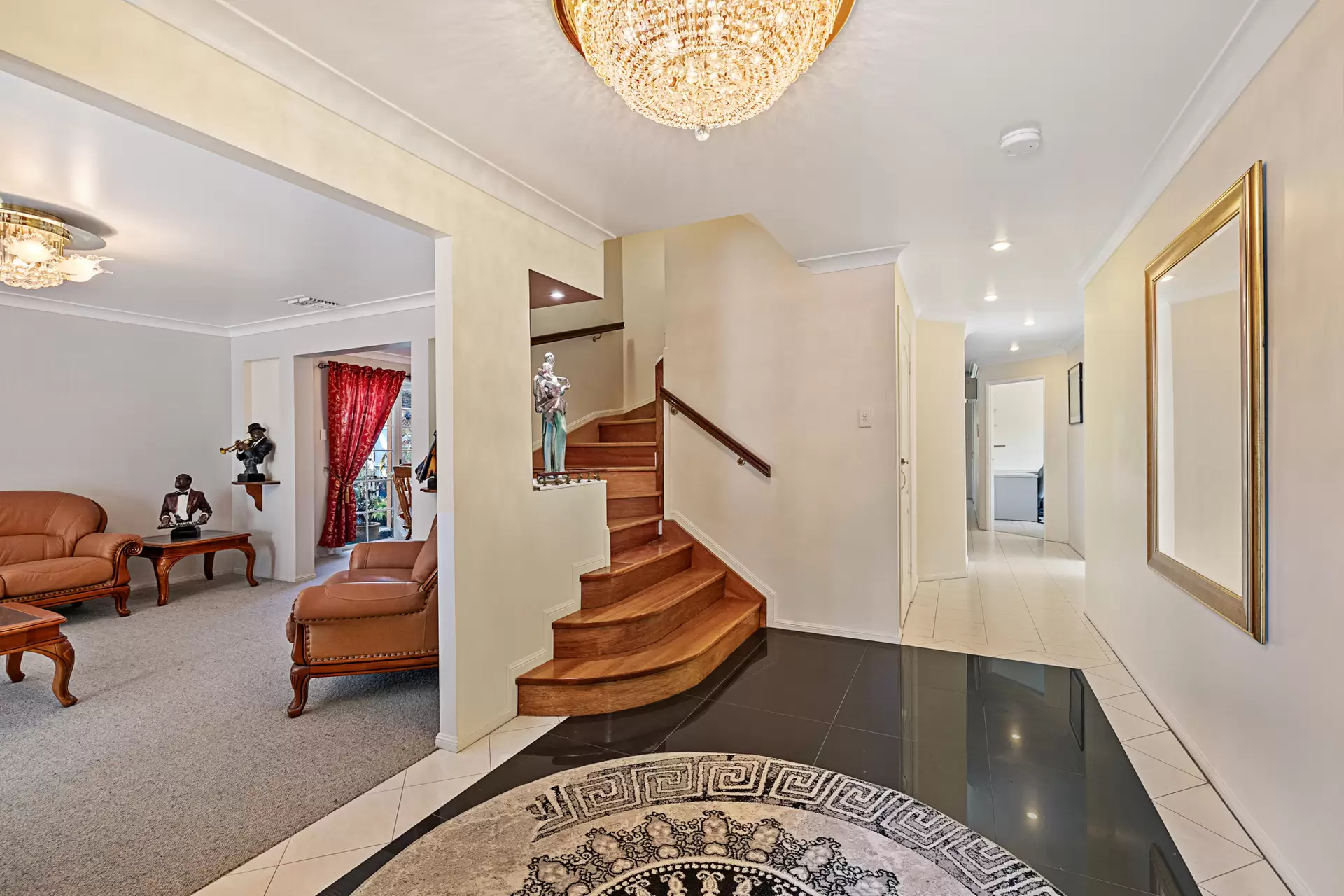 4 Casey Close, Ormiston For Sale by Queensland Sotheby's International Realty - image 1