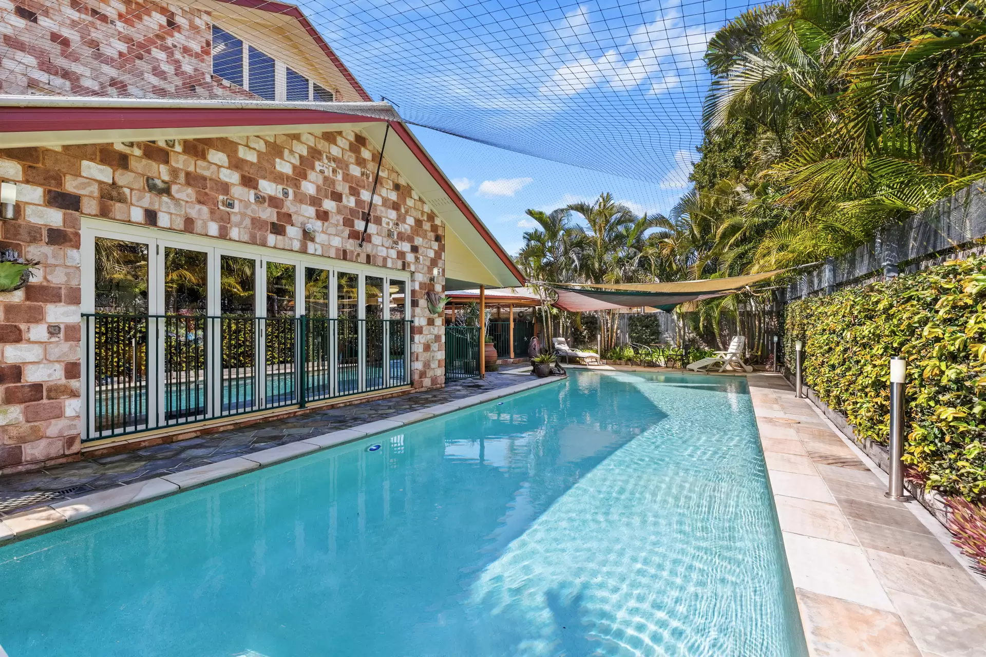 4 Casey Close, Ormiston For Sale by Queensland Sotheby's International Realty - image 1