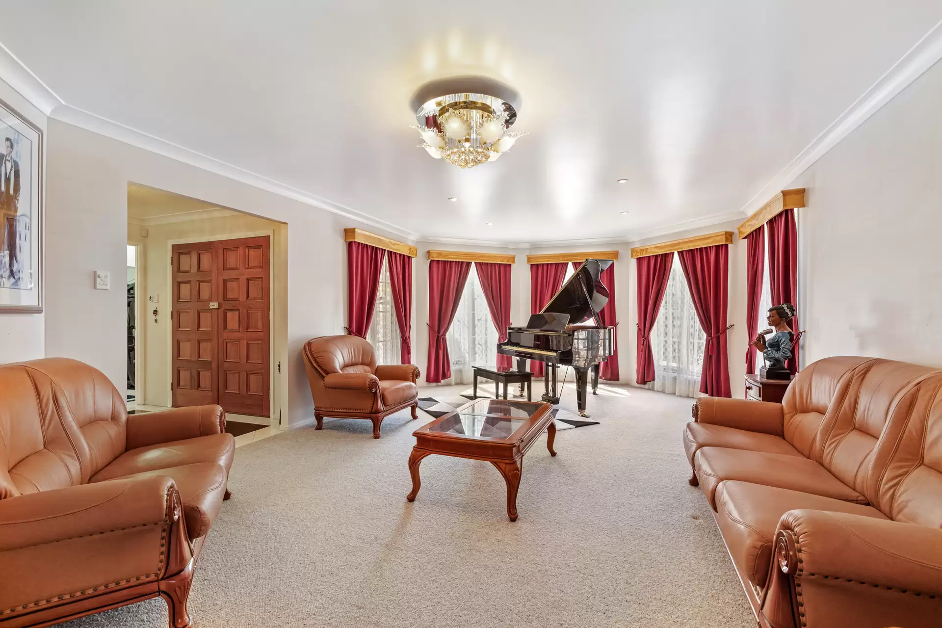 4 Casey Close, Ormiston For Sale by Queensland Sotheby's International Realty - image 1