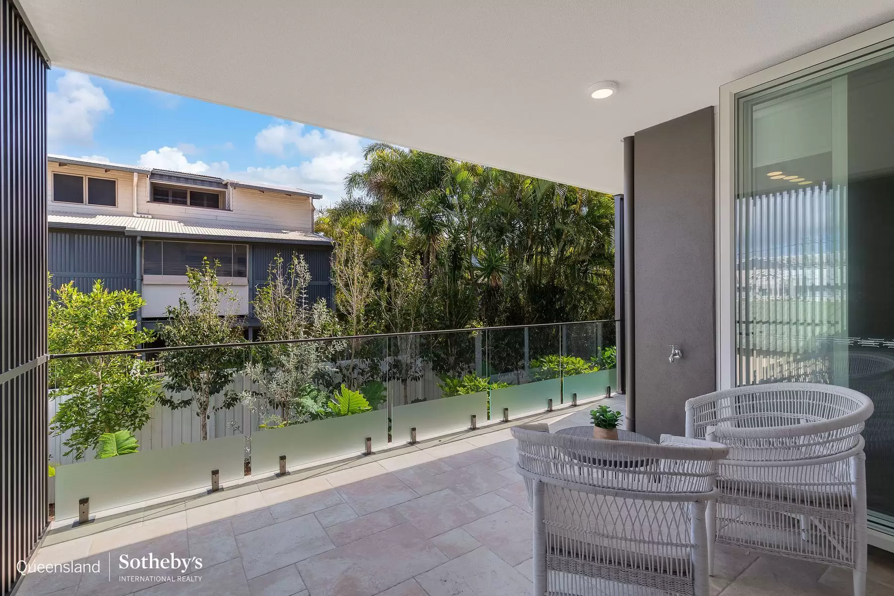 201-302 /439 Esplanade, Manly For Sale by Queensland Sotheby's International Realty - image 1