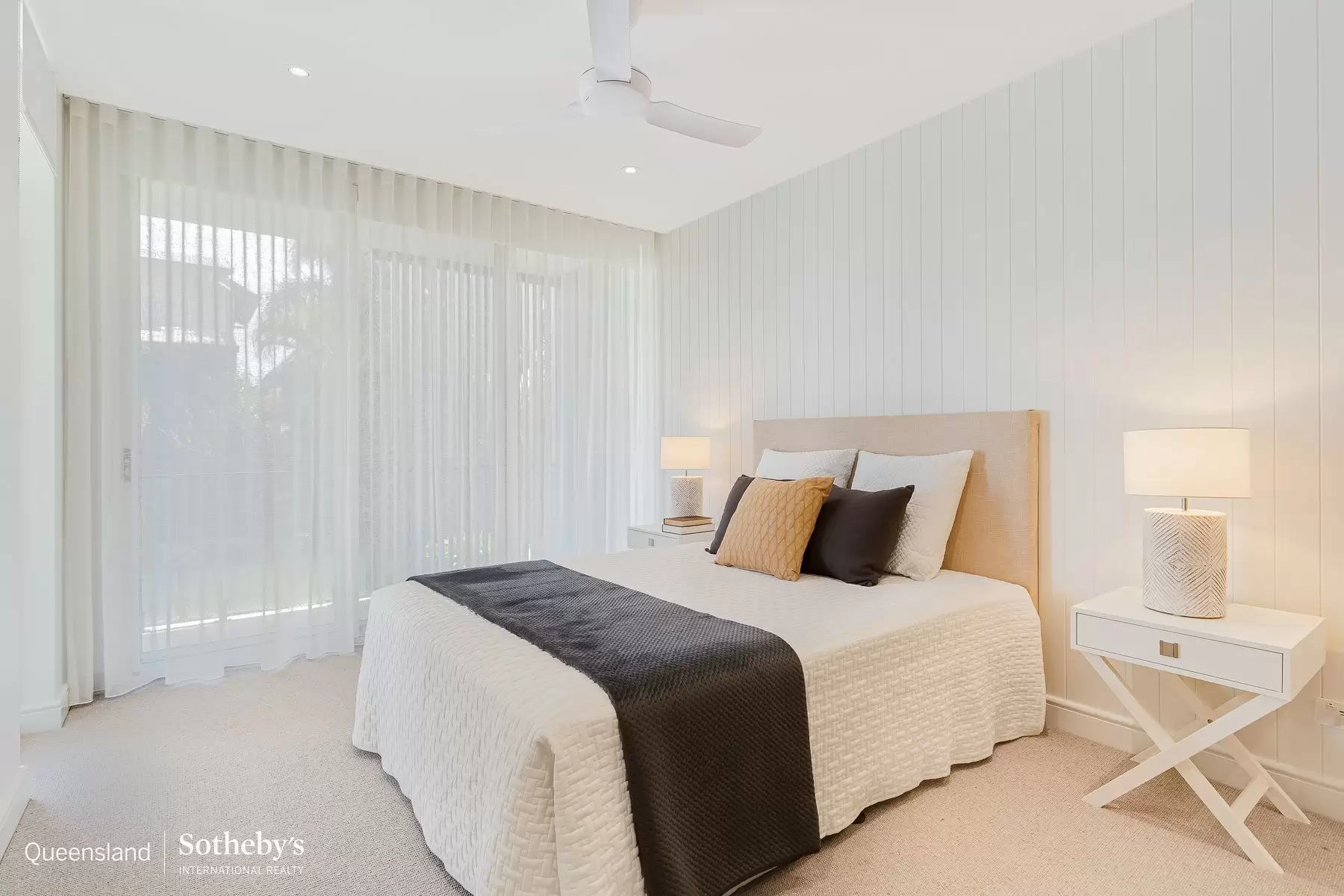 201-302 /439 Esplanade, Manly For Sale by Queensland Sotheby's International Realty - image 1
