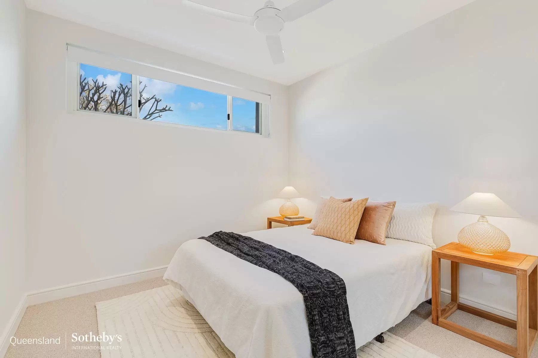 201-302 /439 Esplanade, Manly For Sale by Queensland Sotheby's International Realty - image 1