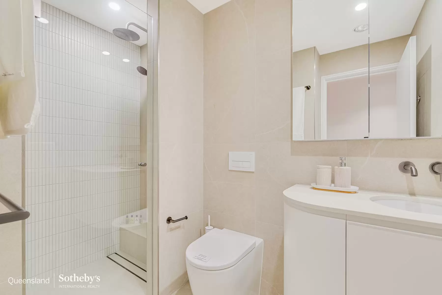 201-302 /439 Esplanade, Manly For Sale by Queensland Sotheby's International Realty - image 1
