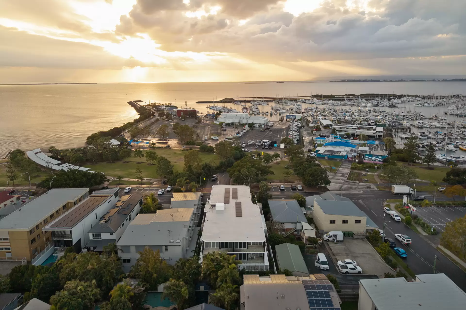 201-302 /439 Esplanade, Manly For Sale by Queensland Sotheby's International Realty - image 1