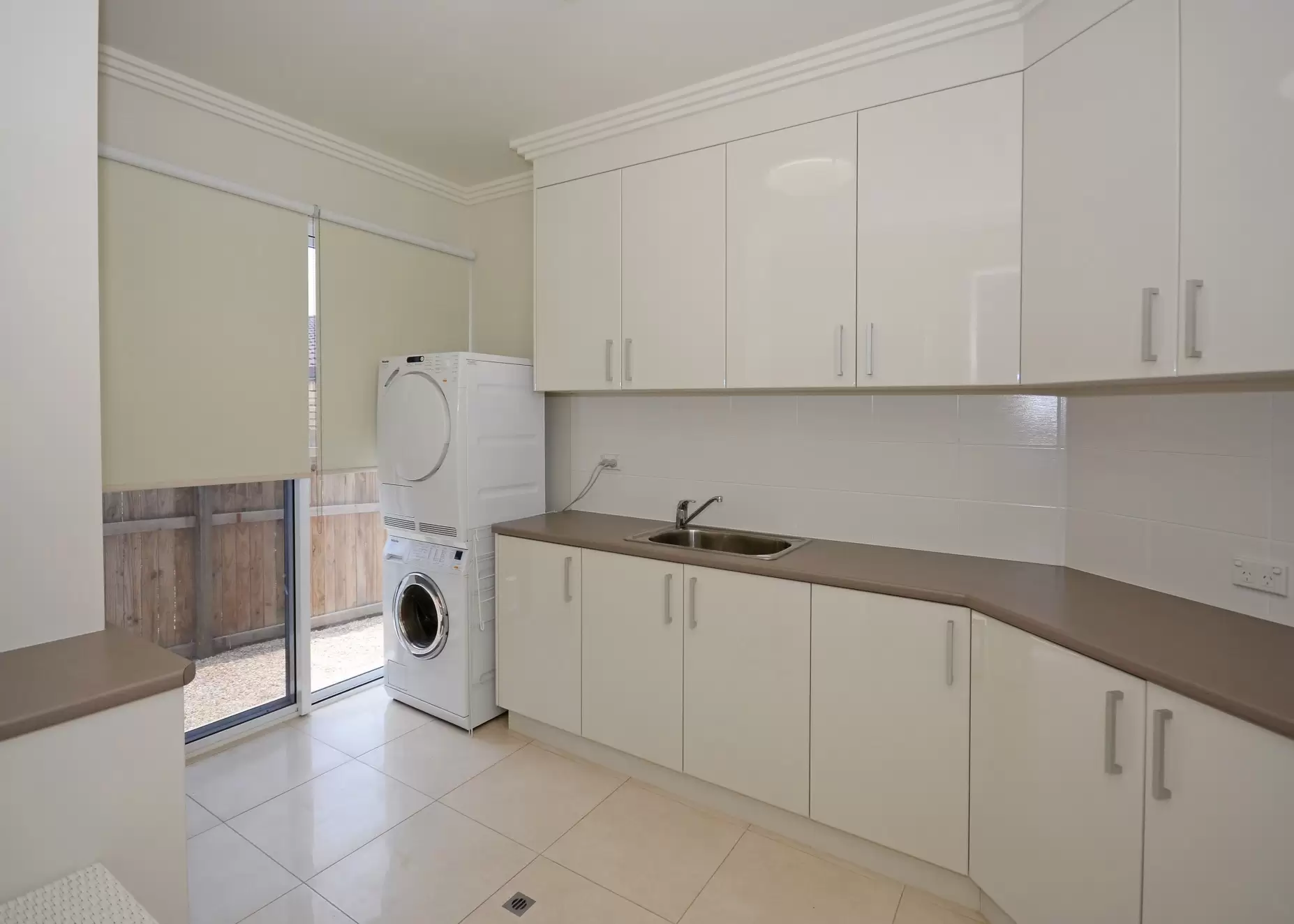 127 Esplanade, Point Vernon Sold by Queensland Sotheby's International Realty - image 1