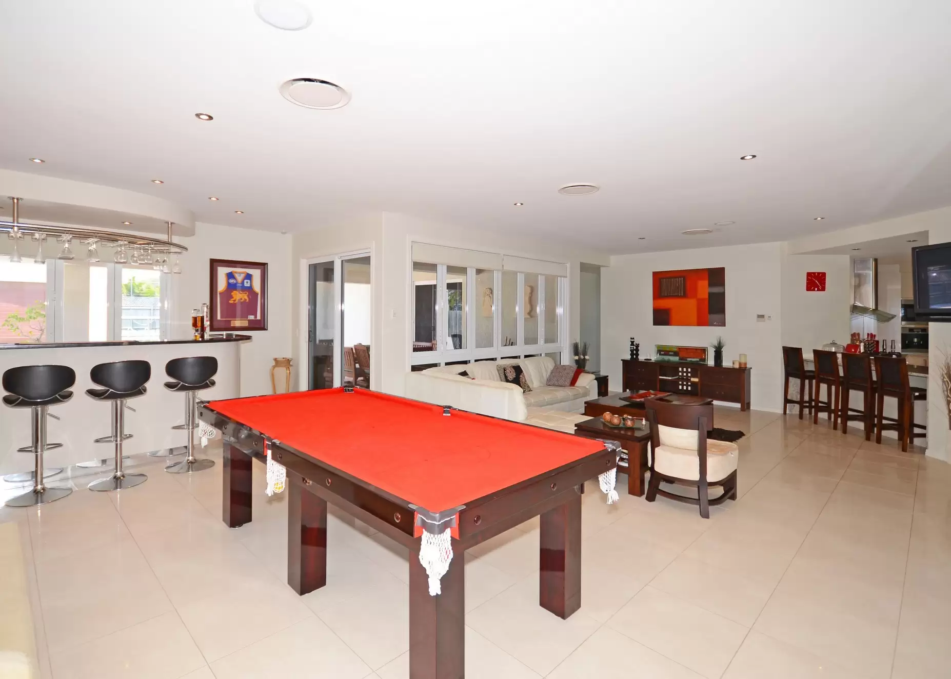 127 Esplanade, Point Vernon Sold by Queensland Sotheby's International Realty - image 1