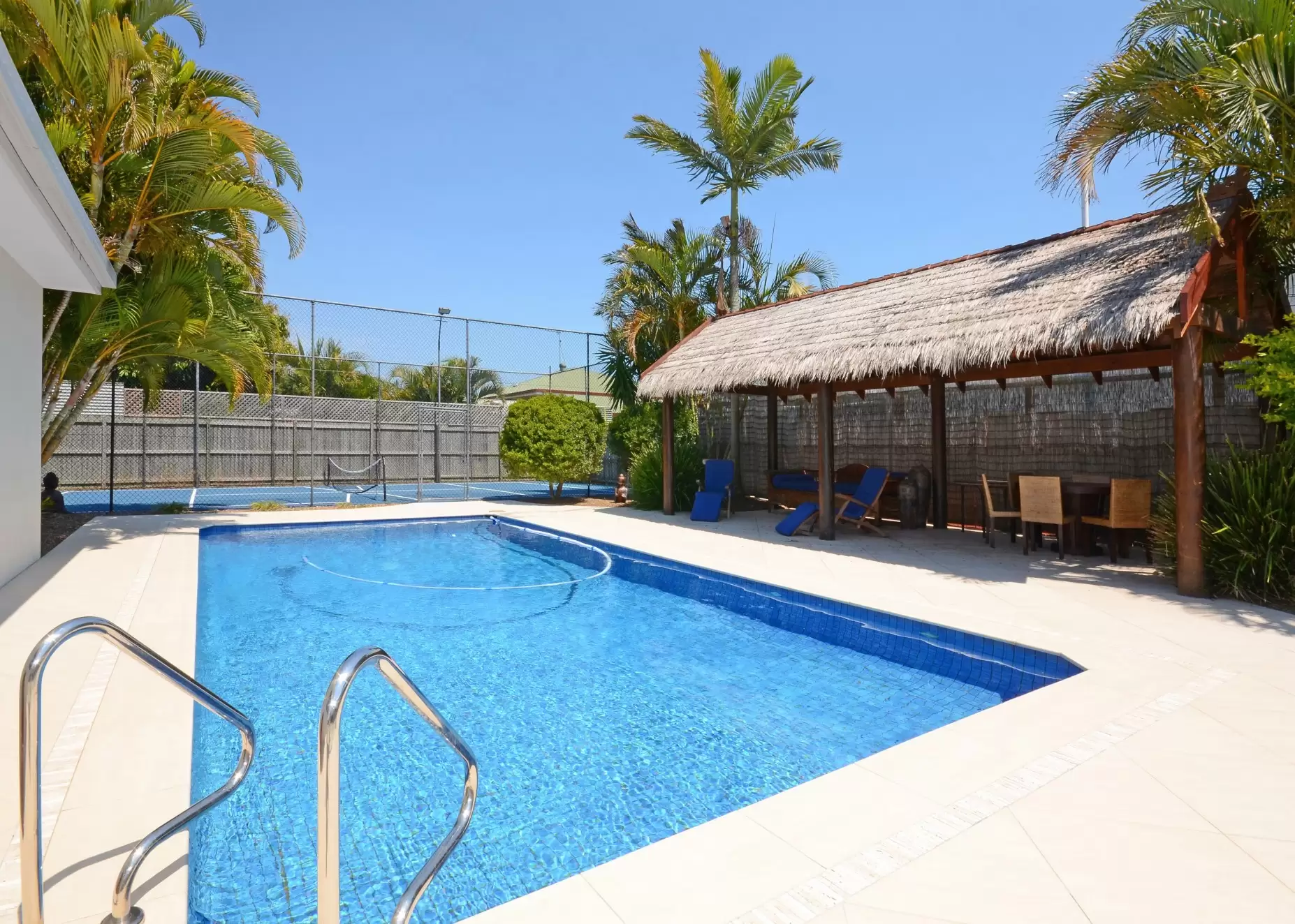 127 Esplanade, Point Vernon Sold by Queensland Sotheby's International Realty - image 1