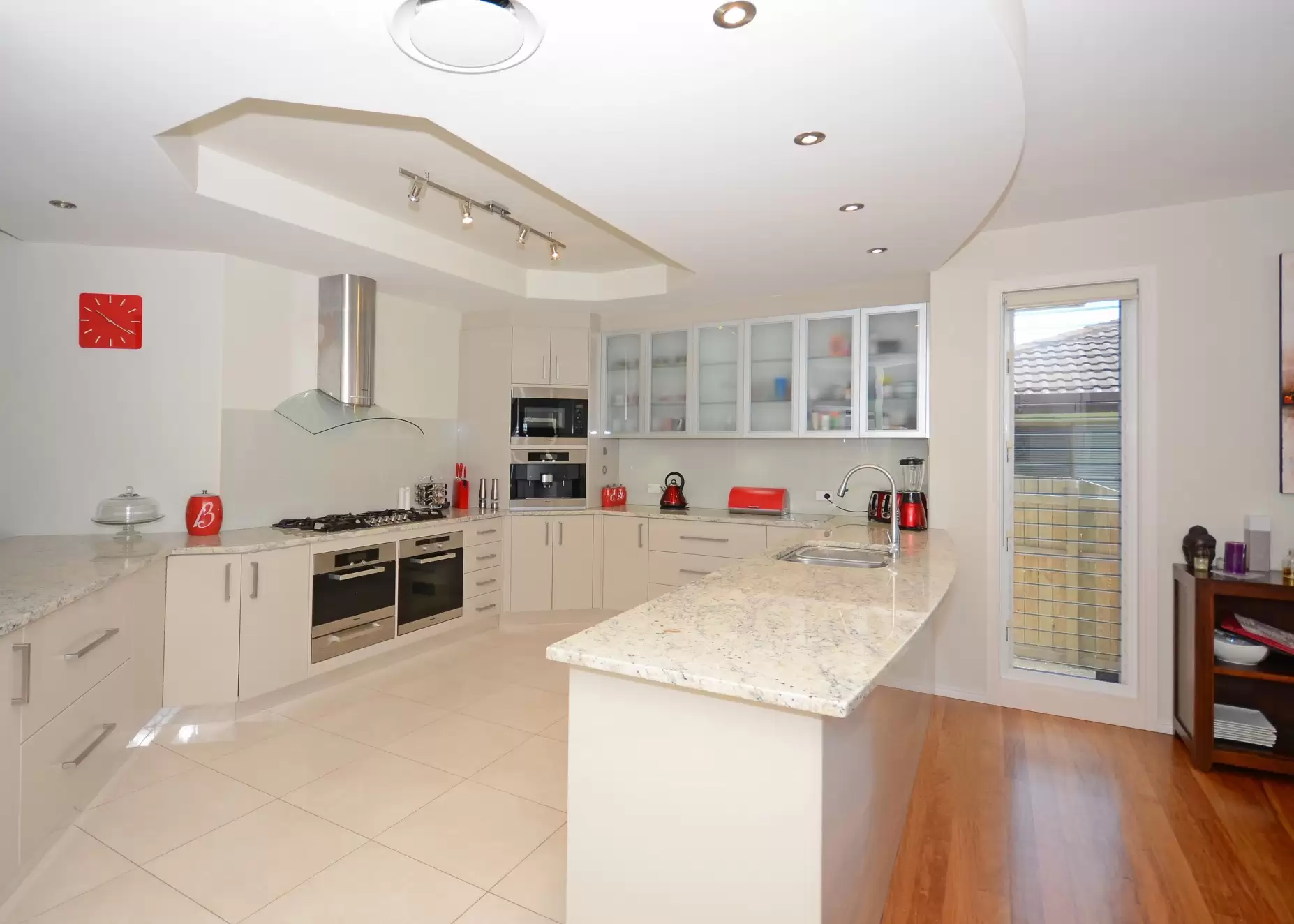 127 Esplanade, Point Vernon Sold by Queensland Sotheby's International Realty - image 1