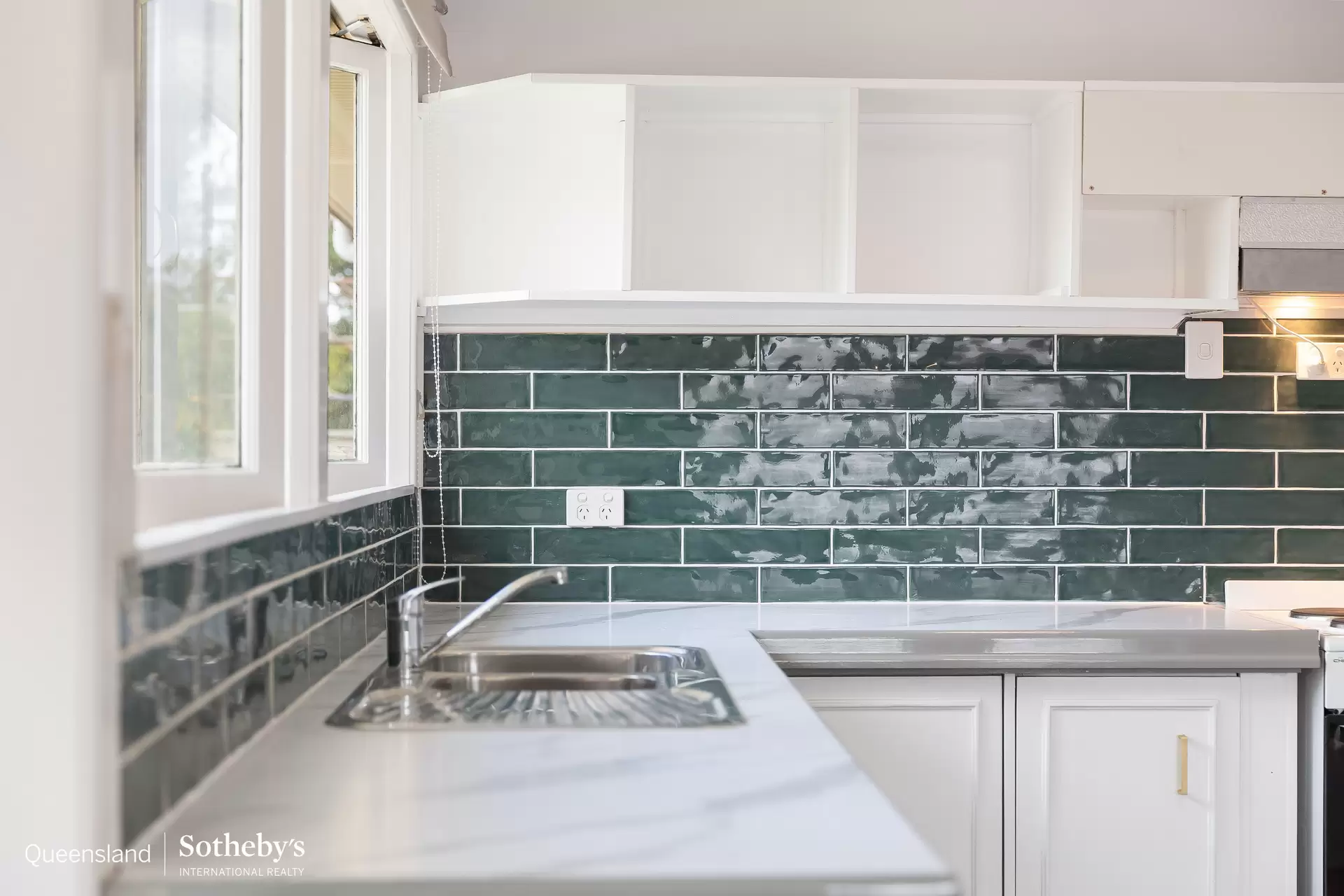 3 Knight Street, Alexandra Hills For Sale by Queensland Sotheby's International Realty - image 1