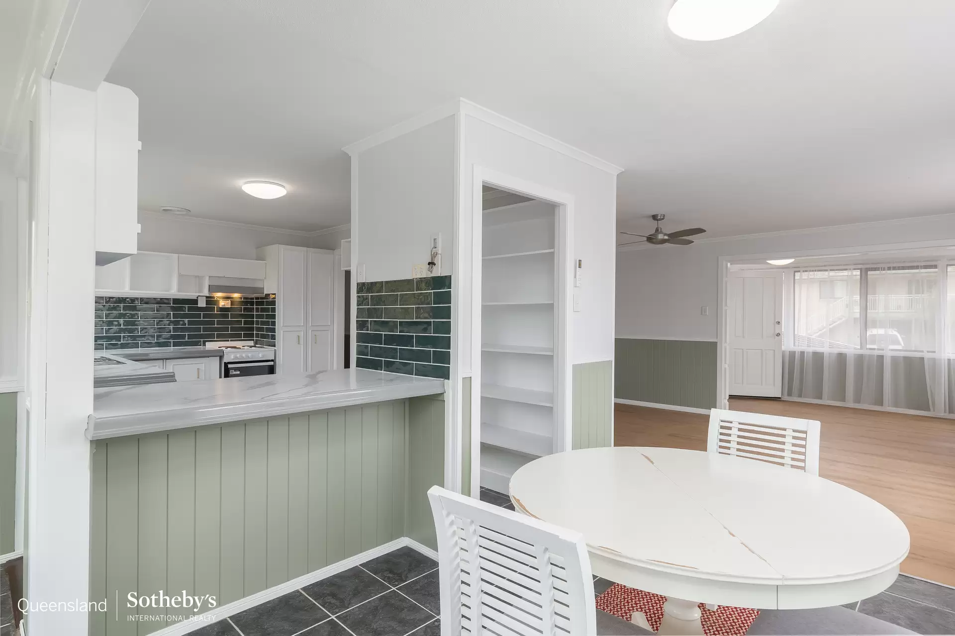 3 Knight Street, Alexandra Hills For Sale by Queensland Sotheby's International Realty - image 1
