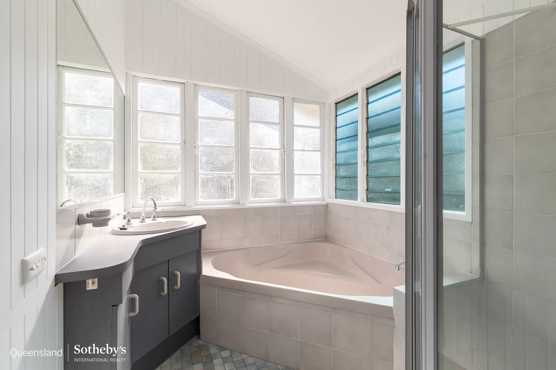 145 Passage Street, Cleveland For Sale by Queensland Sotheby's International Realty - image 1