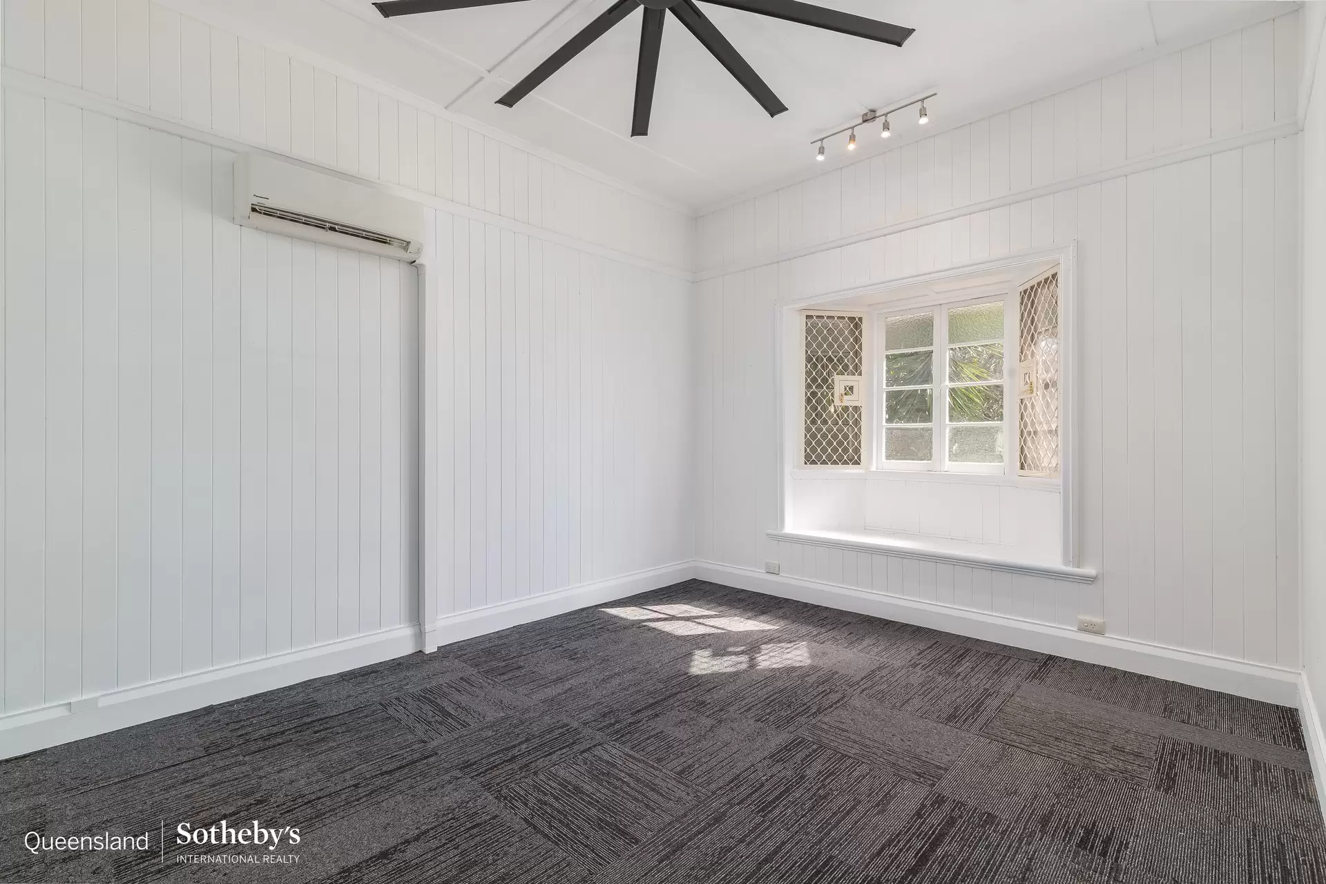 145 Passage Street, Cleveland For Sale by Queensland Sotheby's International Realty - image 1