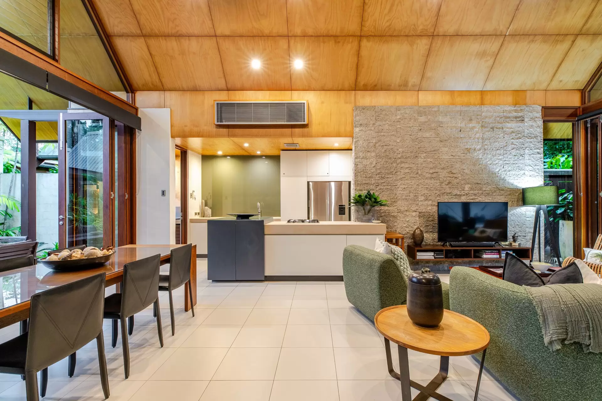 4 Bale Drive, Port Douglas For Sale by Queensland Sotheby's International Realty - image 1
