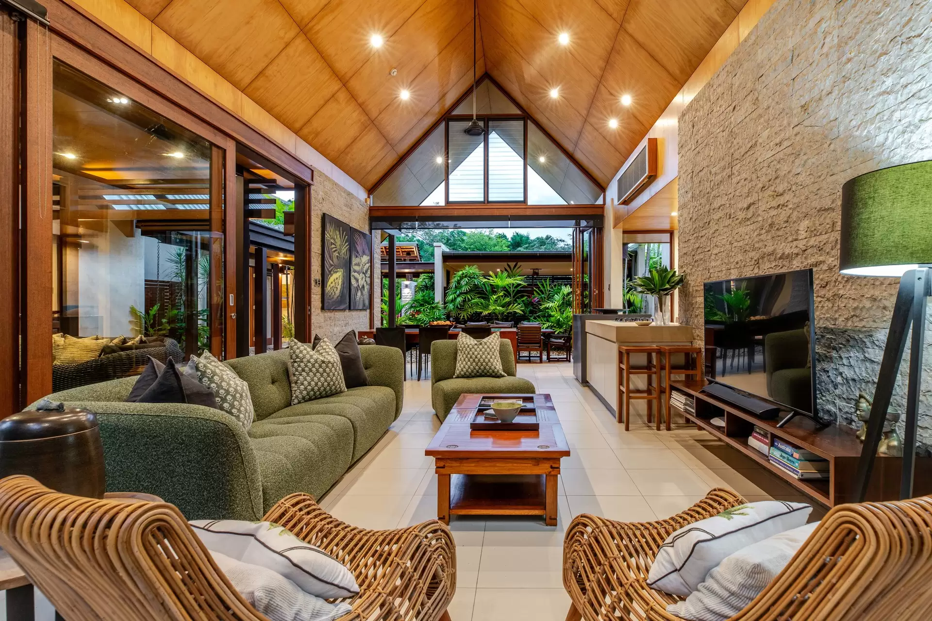 4 Bale Drive, Port Douglas For Sale by Queensland Sotheby's International Realty - image 1