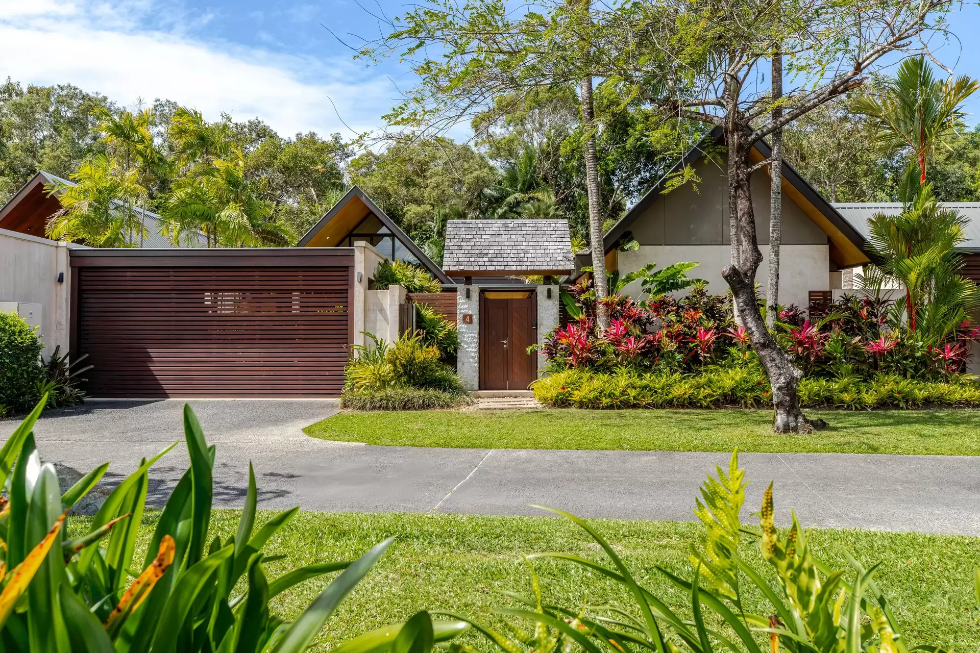 4 Bale Drive, Port Douglas For Sale by Queensland Sotheby's International Realty - image 1