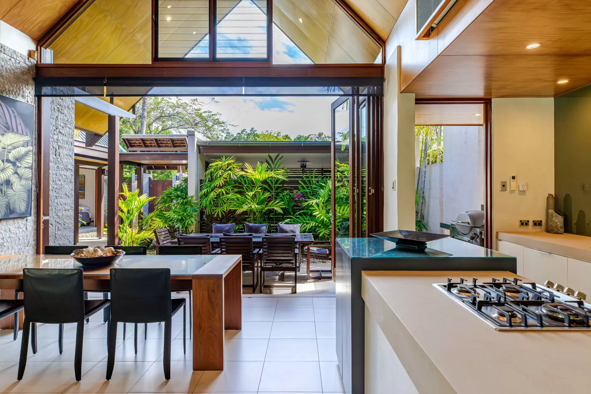 4 Bale Drive, Port Douglas For Sale by Queensland Sotheby's International Realty - image 1