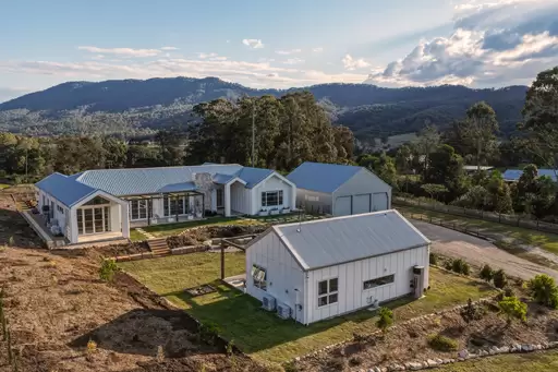 6 Timothy  Place, Benobble For Sale by Queensland Sotheby's International Realty