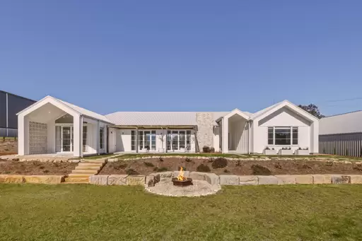 6 Timothy  Place, Benobble For Sale by Queensland Sotheby's International Realty