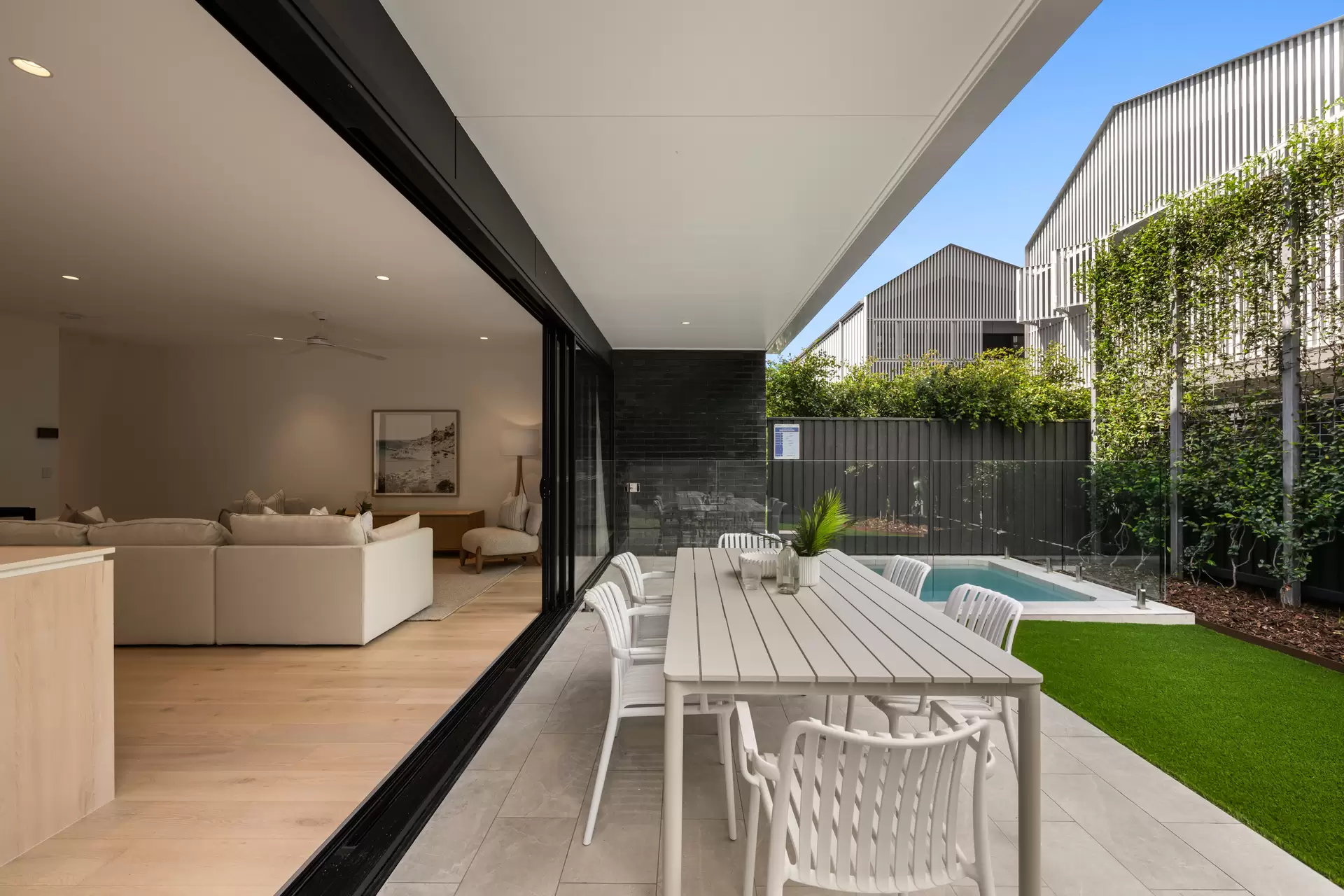 5/270 Ocean Drive, Twin Waters For Sale by Queensland Sotheby's International Realty - image 1