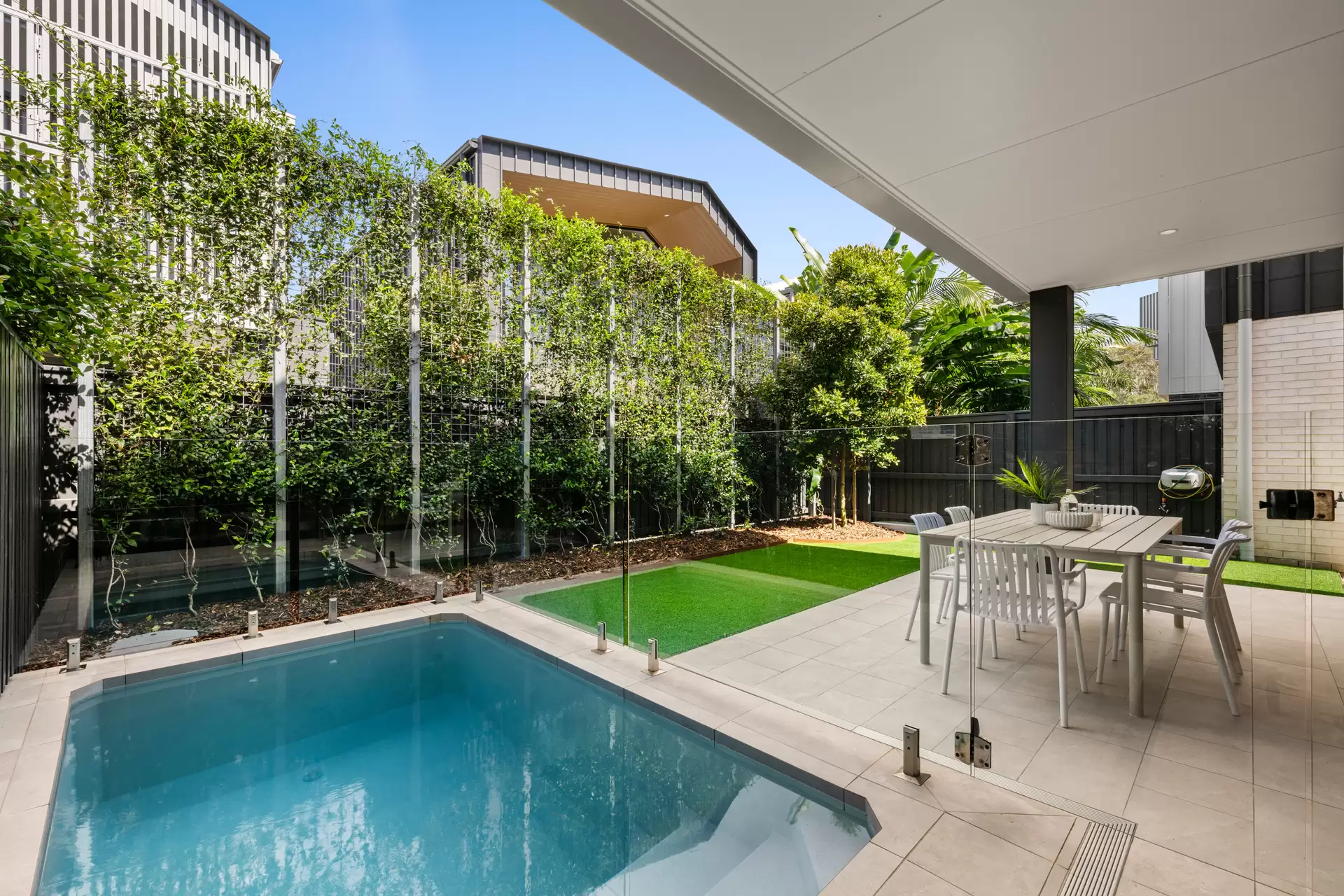 5/270 Ocean Drive, Twin Waters For Sale by Queensland Sotheby's International Realty - image 1