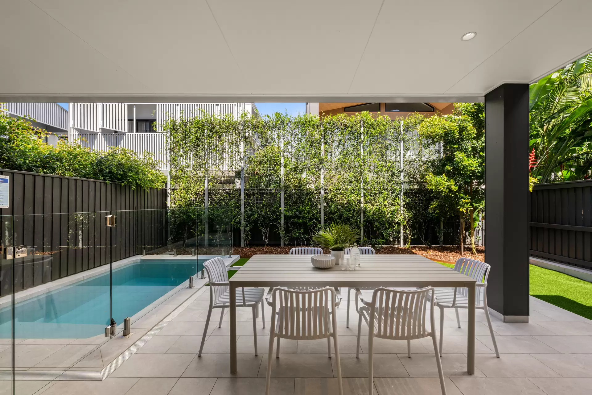 5/270 Ocean Drive, Twin Waters For Sale by Queensland Sotheby's International Realty - image 1