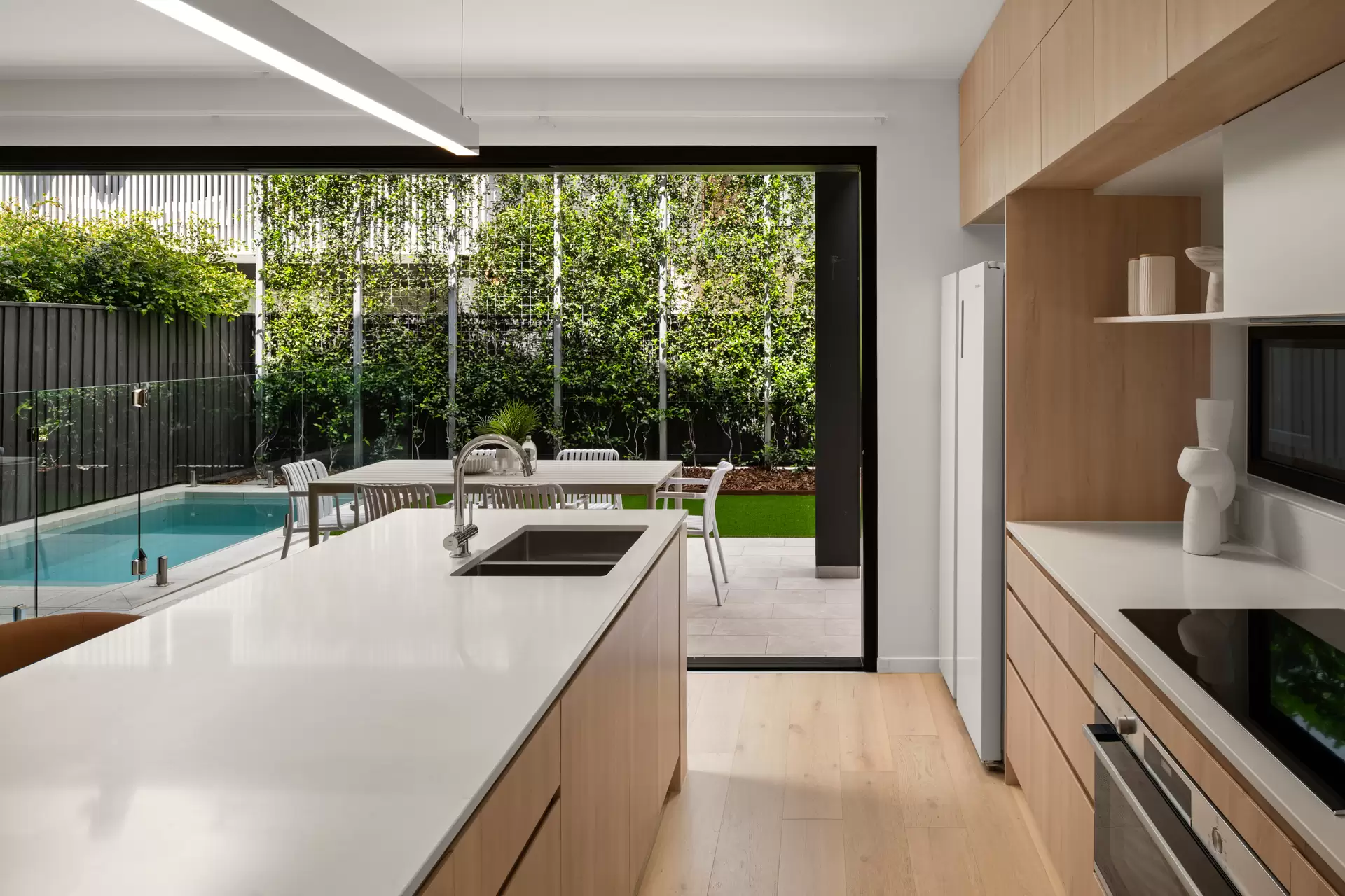 5/270 Ocean Drive, Twin Waters For Sale by Queensland Sotheby's International Realty - image 1