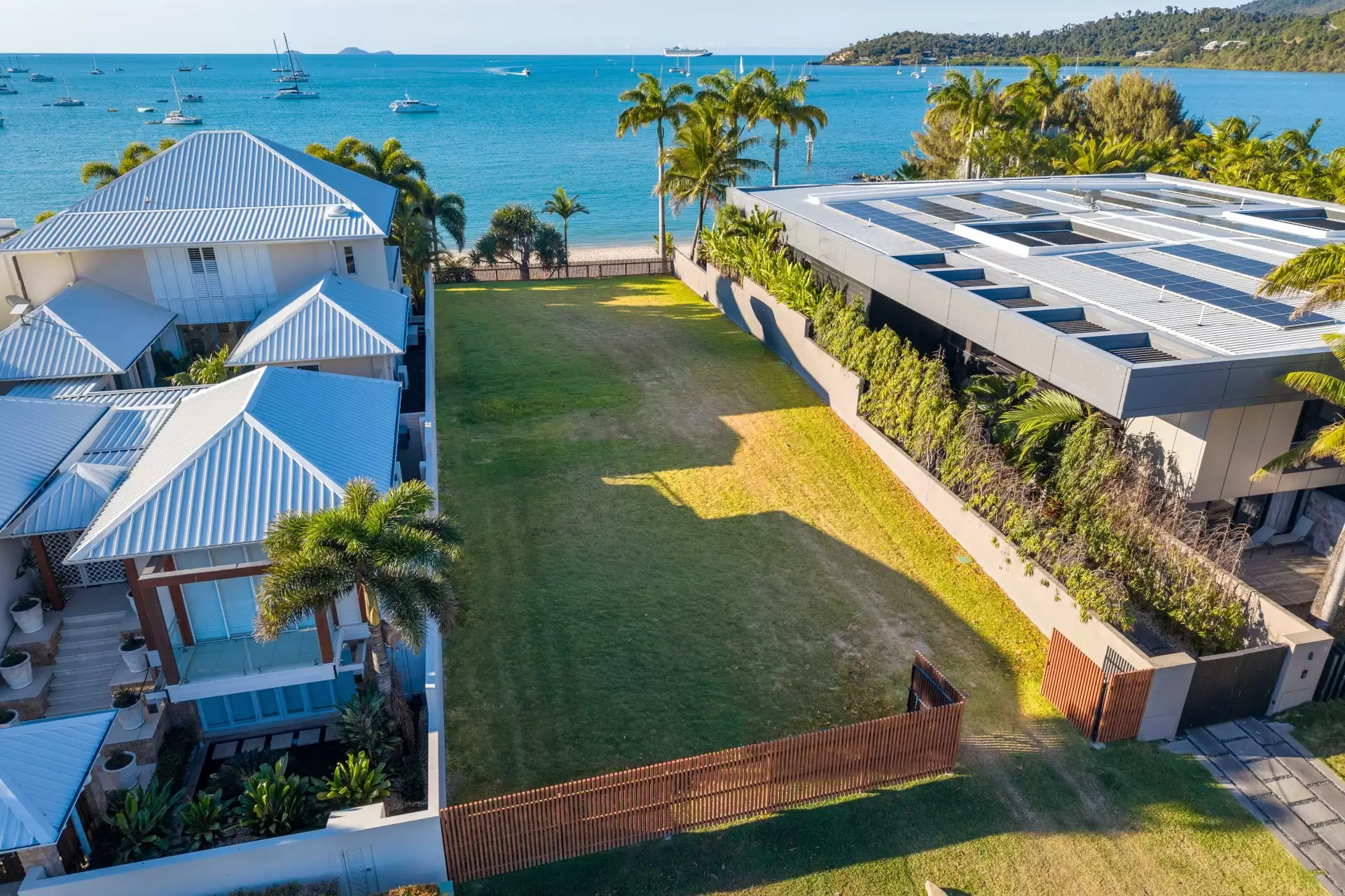 39 The Beacons, Airlie Beach For Sale by  - image 1