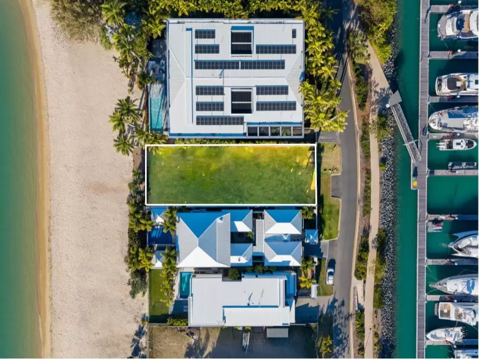 39 The Beacons, Airlie Beach For Sale by  - image 1