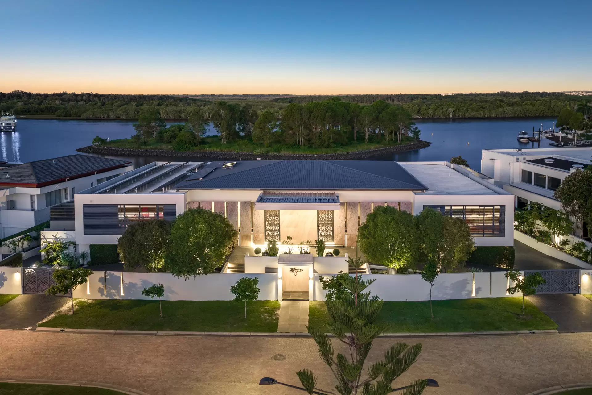 2100 The Circle, Sanctuary Cove For Sale by  - image 1