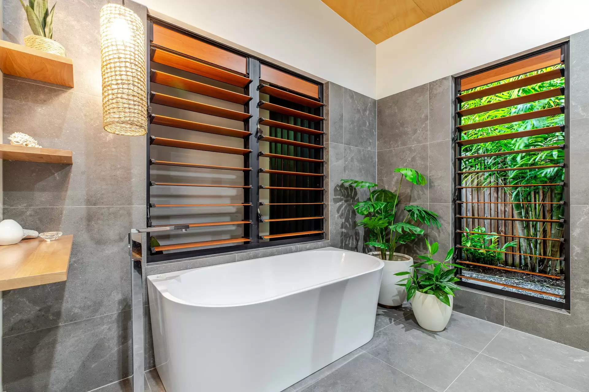 3 Seabrook Avenue, Port Douglas For Sale by Queensland Sotheby's International Realty - image 1
