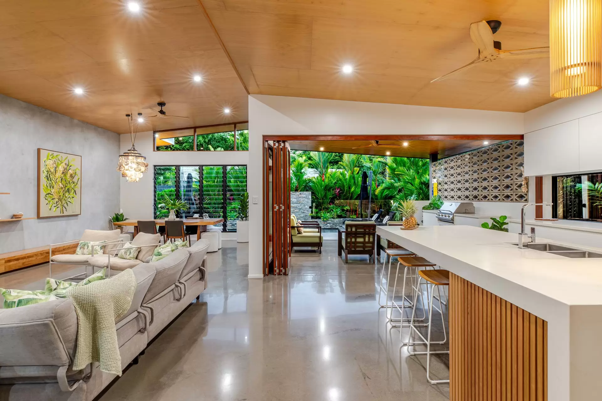 3 Seabrook Avenue, Port Douglas For Sale by Queensland Sotheby's International Realty - image 1