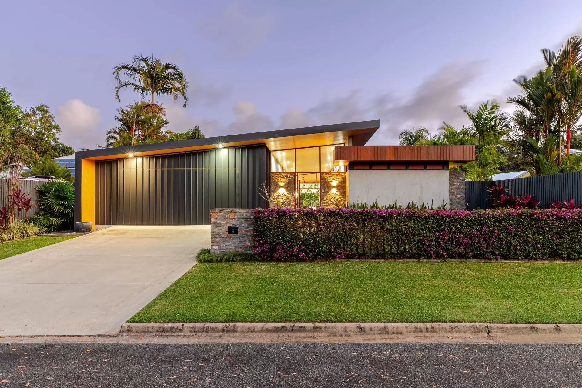 3 Seabrook Avenue, Port Douglas For Sale by Queensland Sotheby's International Realty - image 1