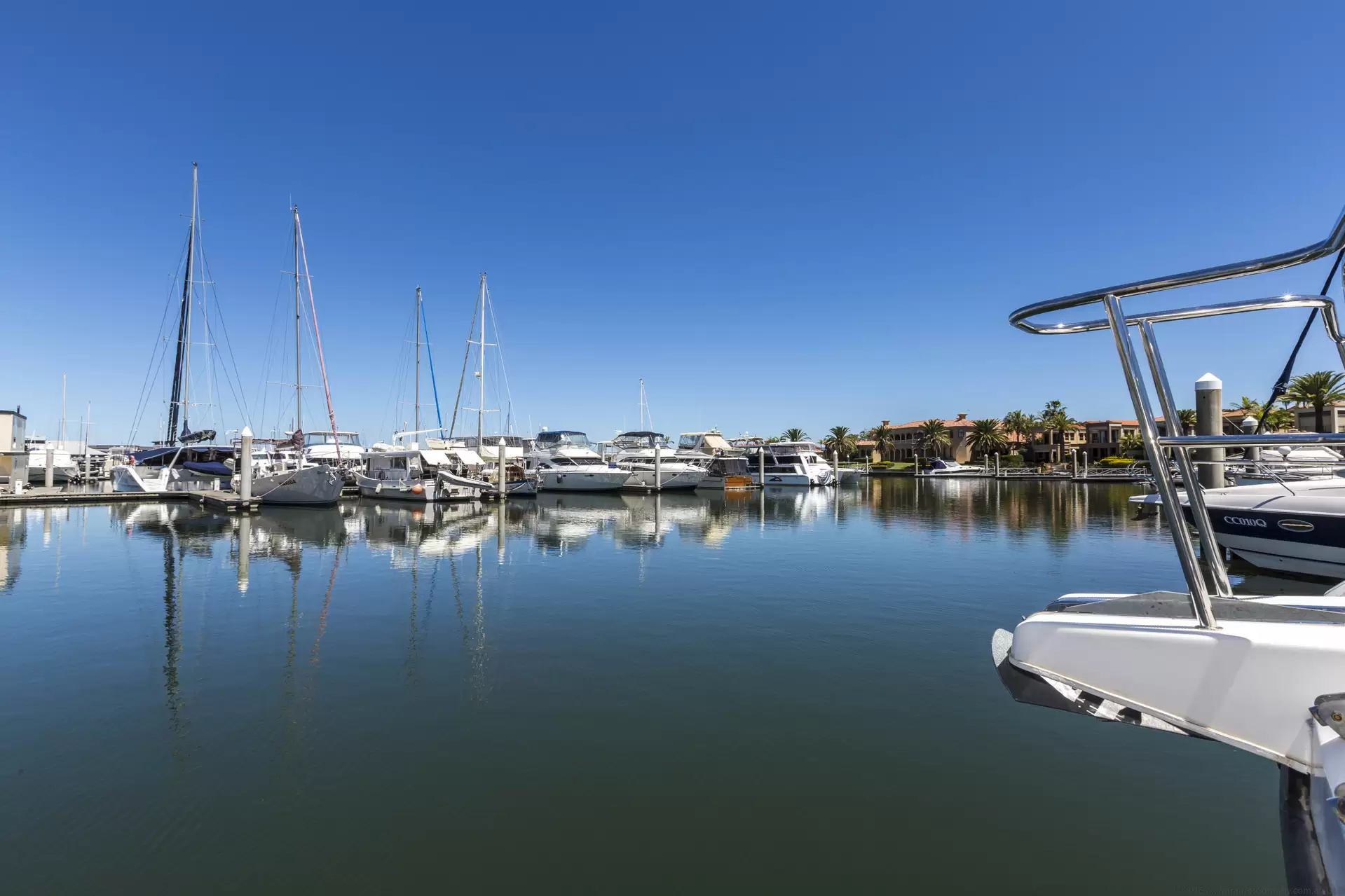 1507 Rosebank Way West, Hope Island Sold by Queensland Sotheby's International Realty - image 1