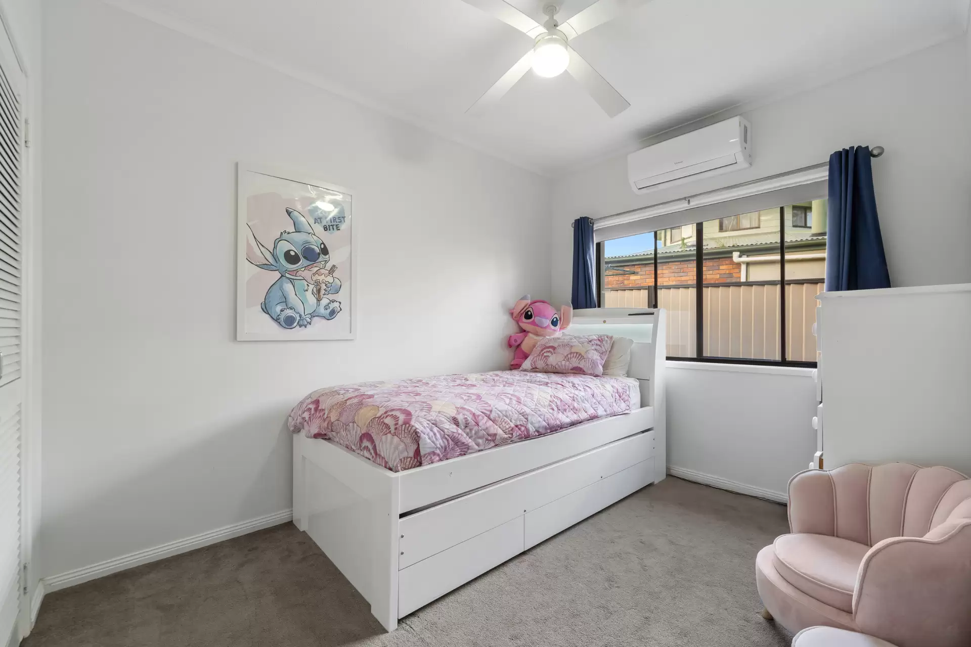 10 Eildon Place, Helensvale For Sale by  - image 1