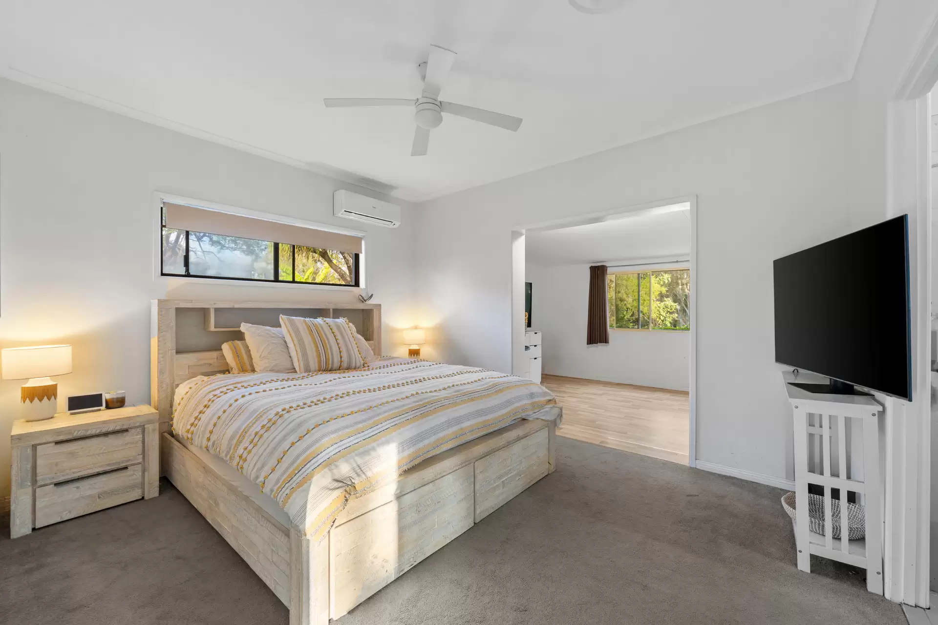 10 Eildon Place, Helensvale For Sale by  - image 1