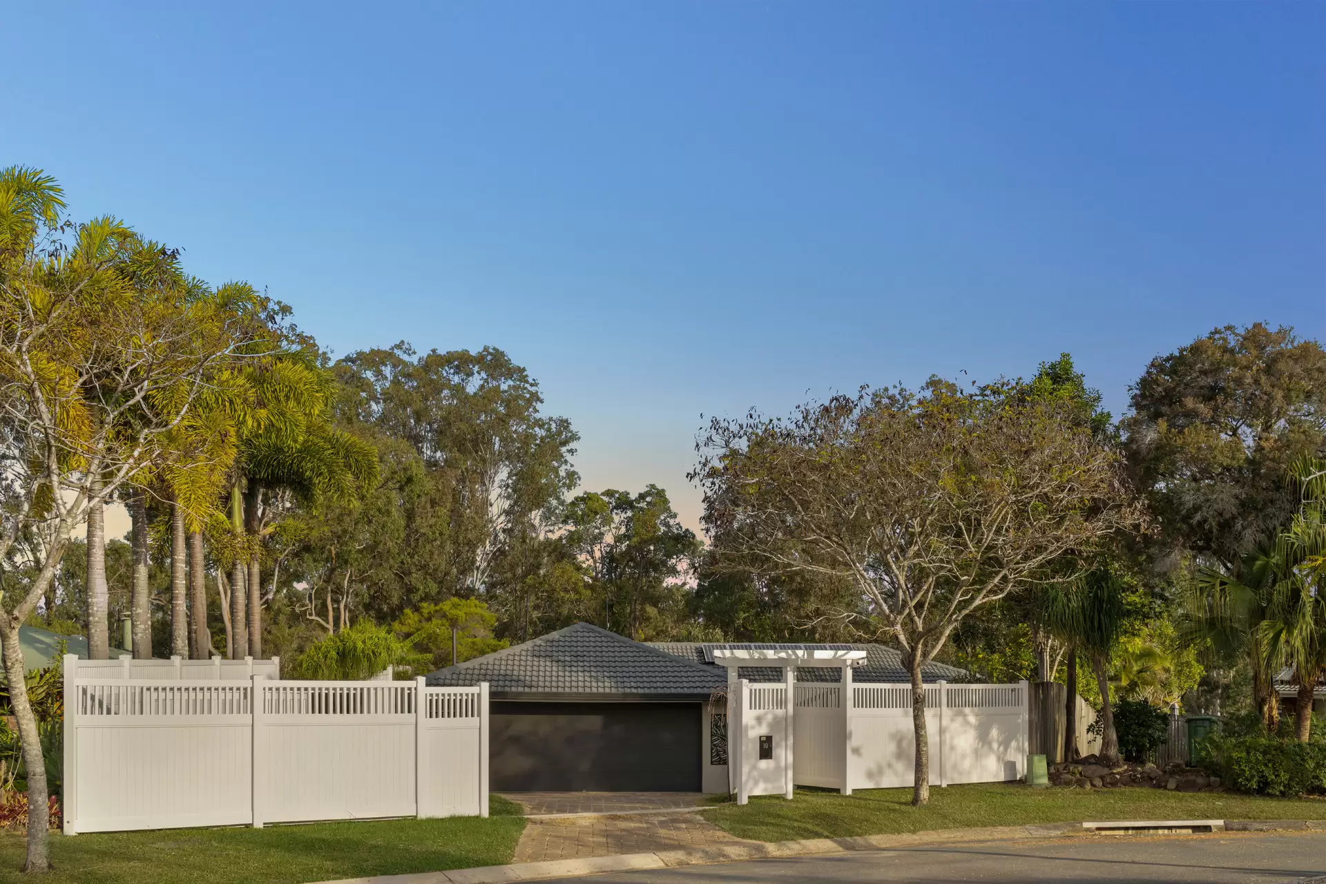 10 Eildon Place, Helensvale For Sale by  - image 1