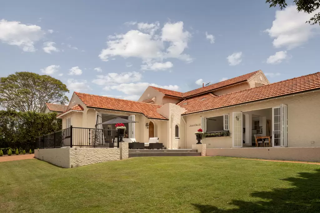 29 Welwyn Crescent, Coorparoo For Sale by Queensland Sotheby's International Realty