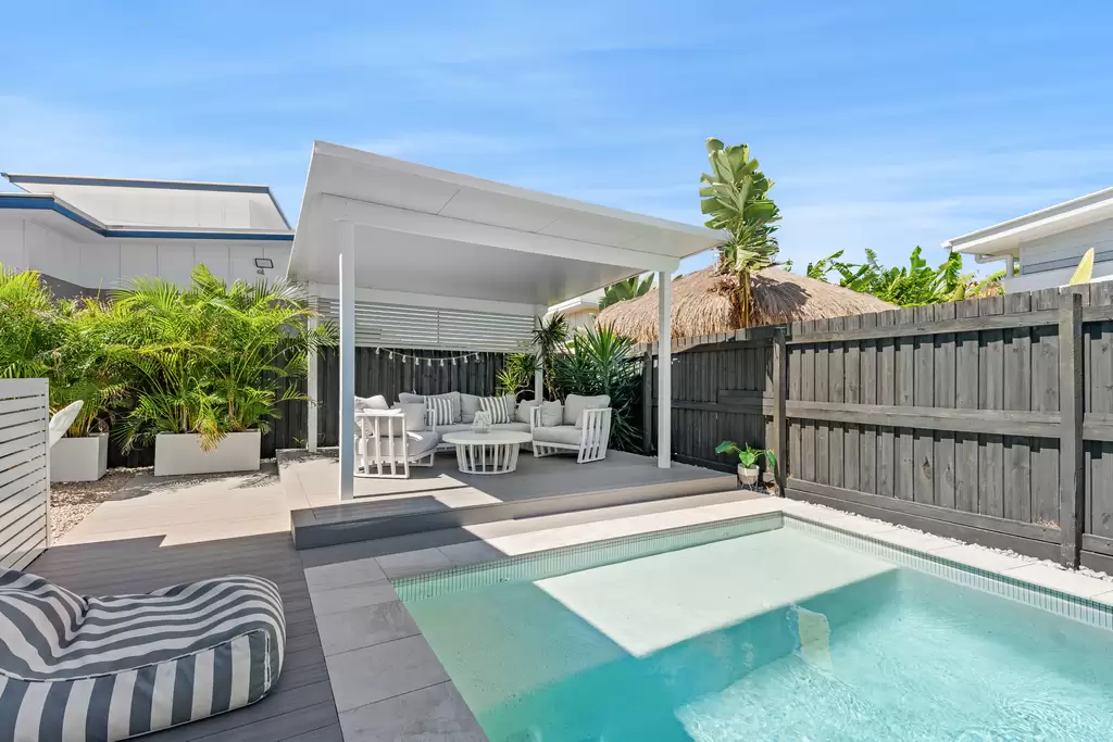 Unit 1 / 8 Hans Boysen Drive, Mudjimba For Sale by 