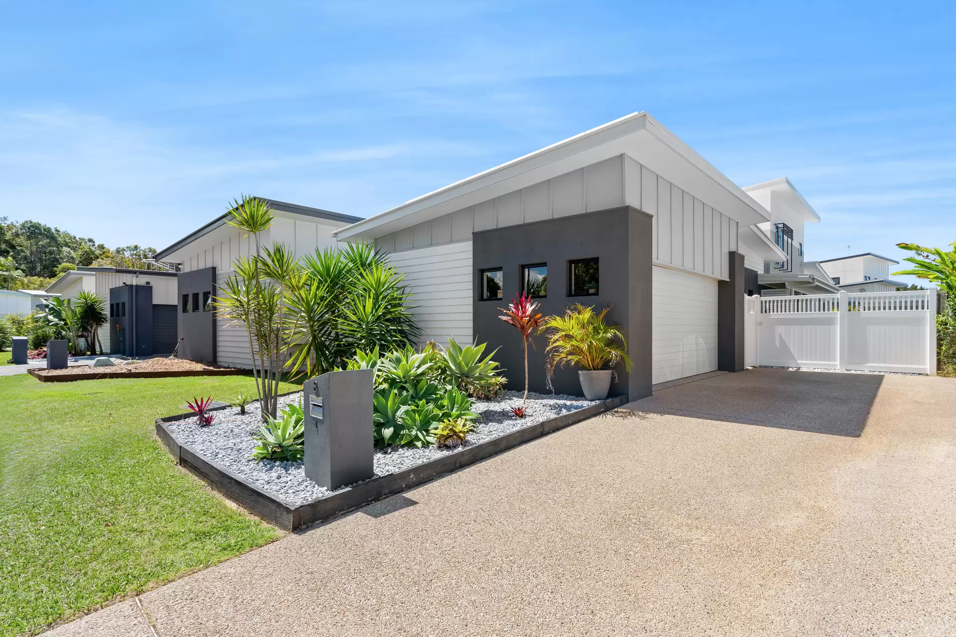 Unit 1 / 8 Hans Boysen Drive, Mudjimba For Sale by Queensland Sotheby's International Realty - image 1