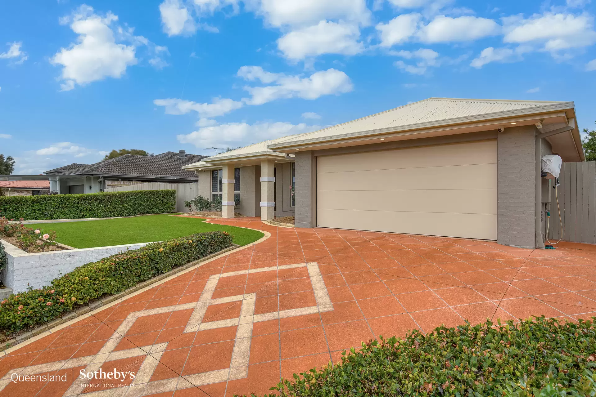 10 Portland Parade, Redland Bay For Sale by Queensland Sotheby's International Realty - image 1