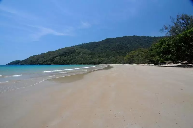 35 Kauri Close, Cow Bay For Sale by Queensland Sotheby's International Realty - image 1