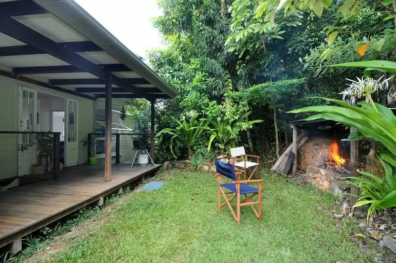 35 Kauri Close, Cow Bay For Sale by Queensland Sotheby's International Realty - image 1