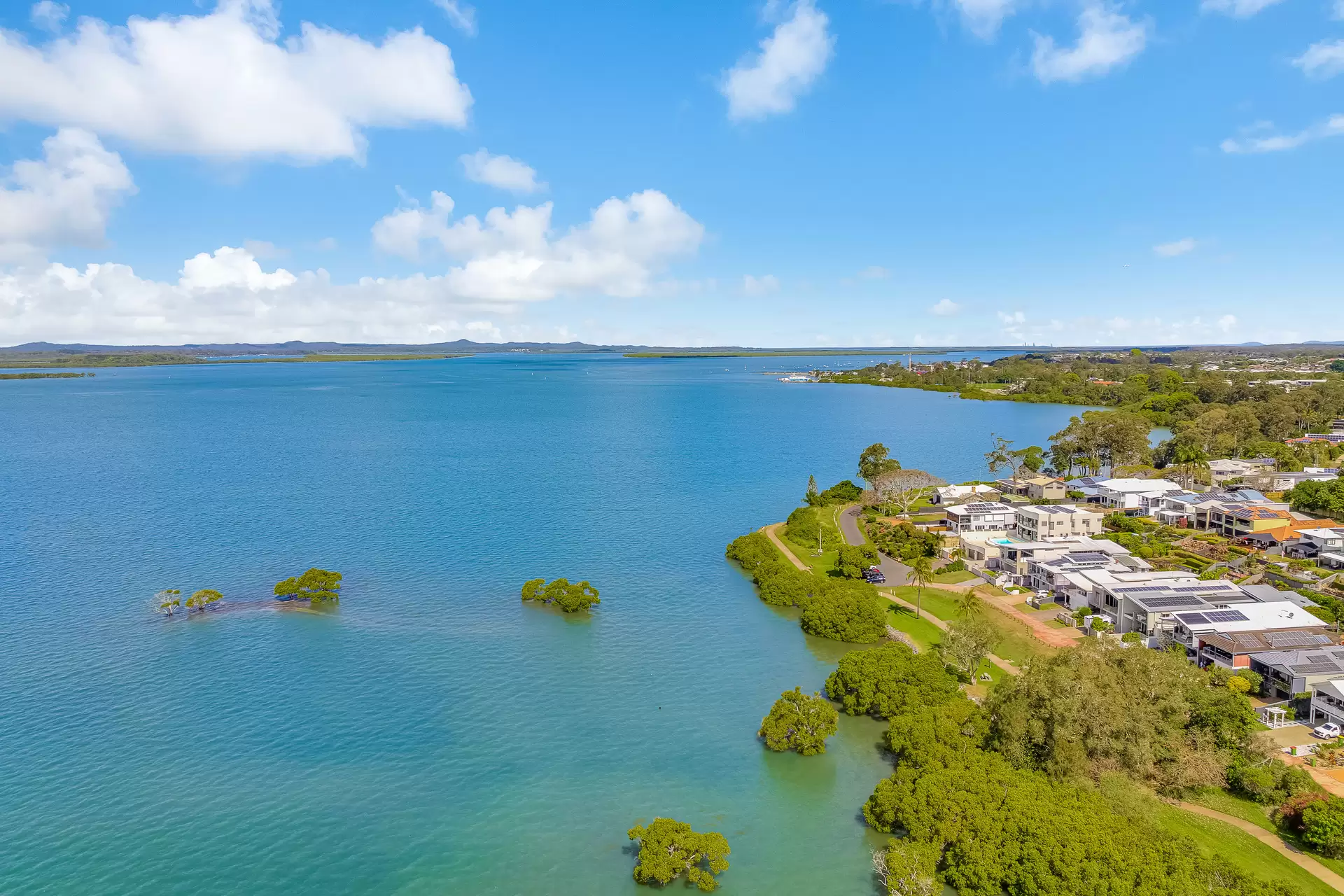 28 Main Street, Redland Bay For Sale by Queensland Sotheby's International Realty - image 1